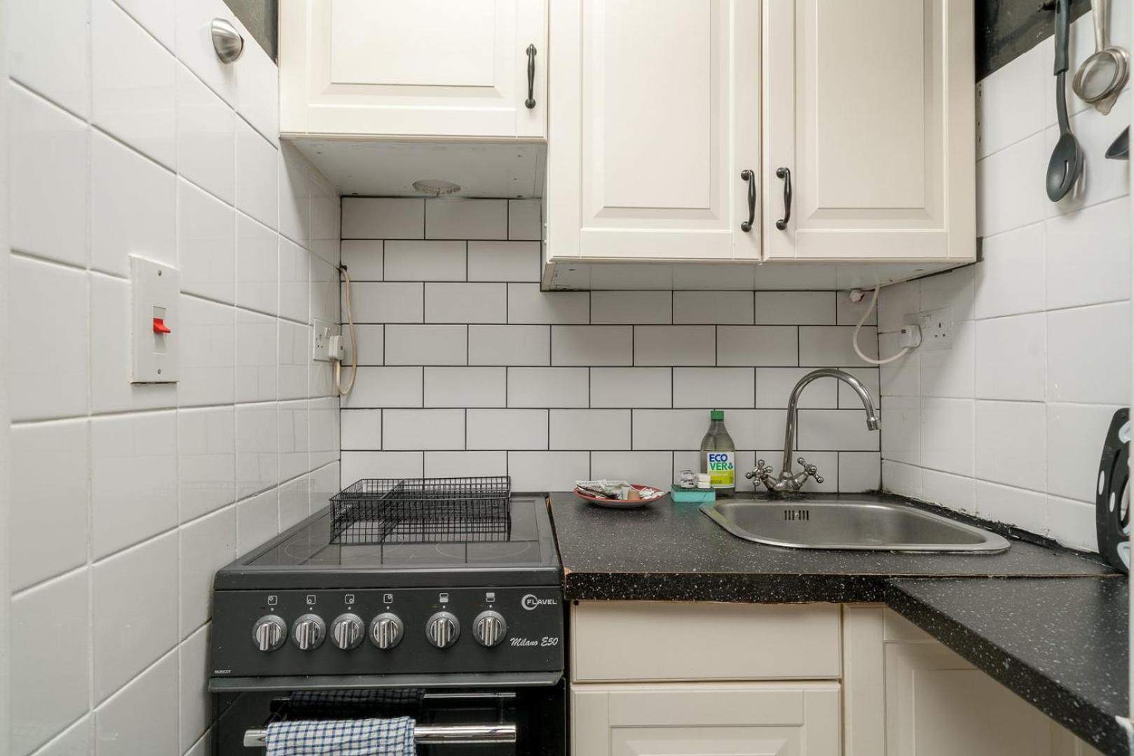 Charming Mews Flat Near Little Venice Apartment