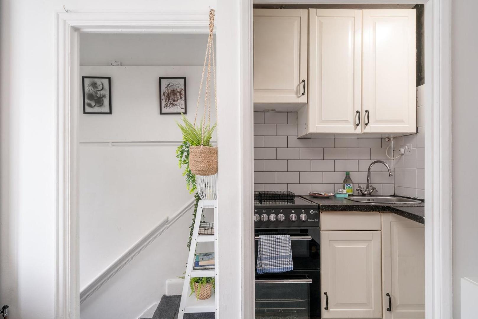 Charming Mews Flat Near Little Venice * London