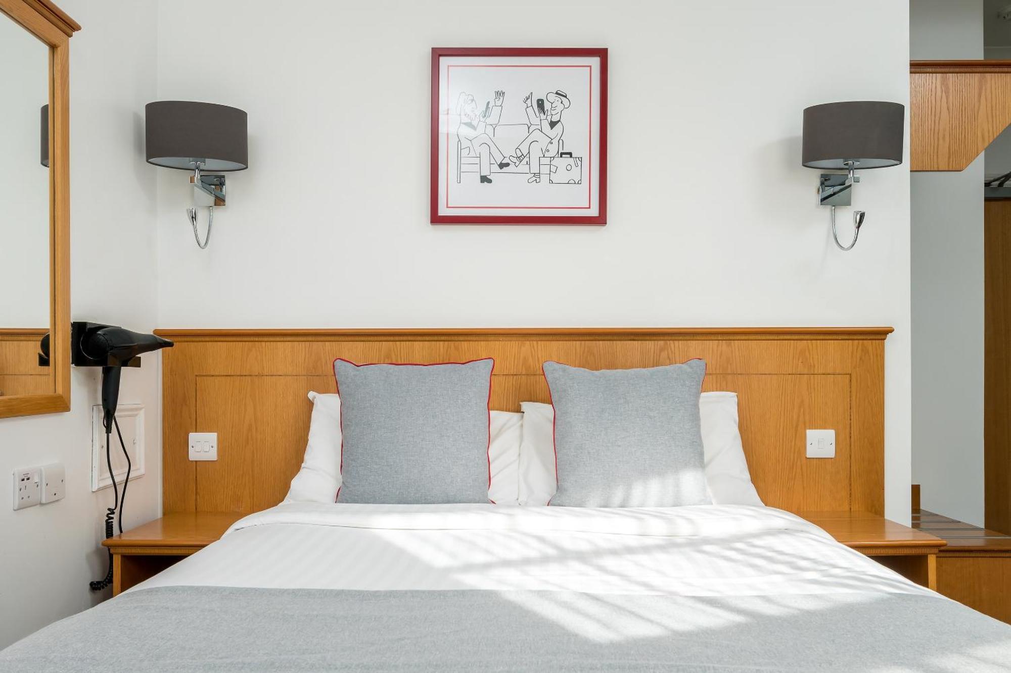 Oyo Townhouse New England, Victoria Hotel 3*