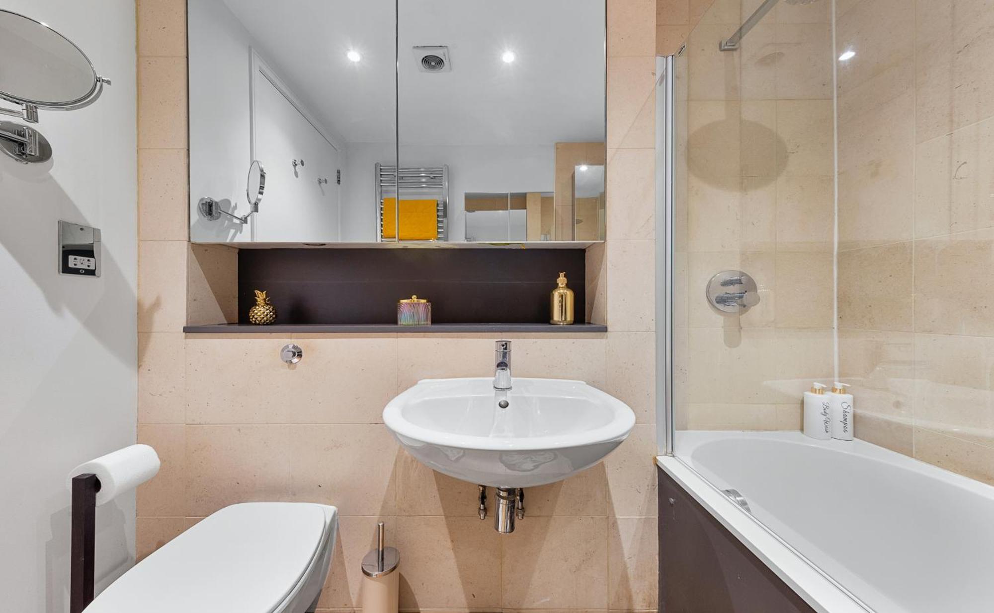 Designer Victorian Flat With Huge Terrace