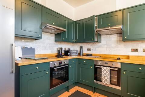 The Vicarage Tooting, Sw17 London