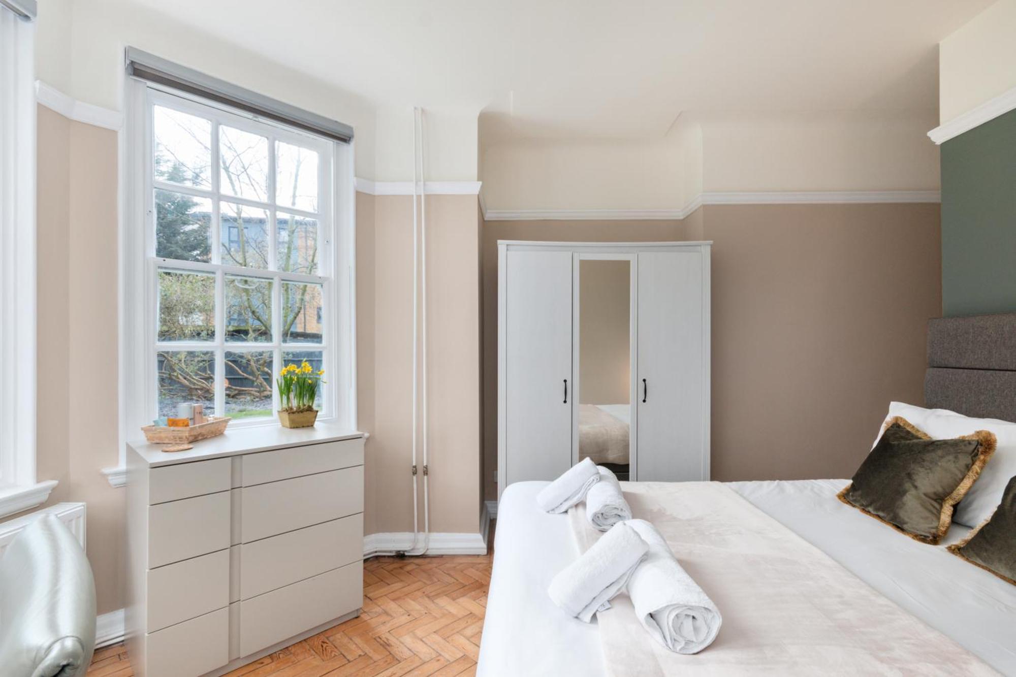 The Vicarage Tooting, Sw17 Guest house London