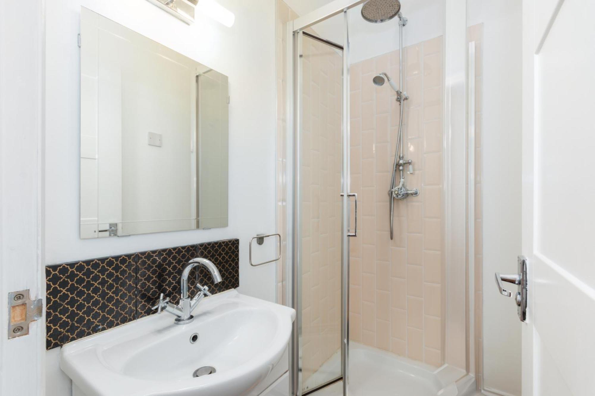 The Vicarage Tooting, Sw17 Guest house *