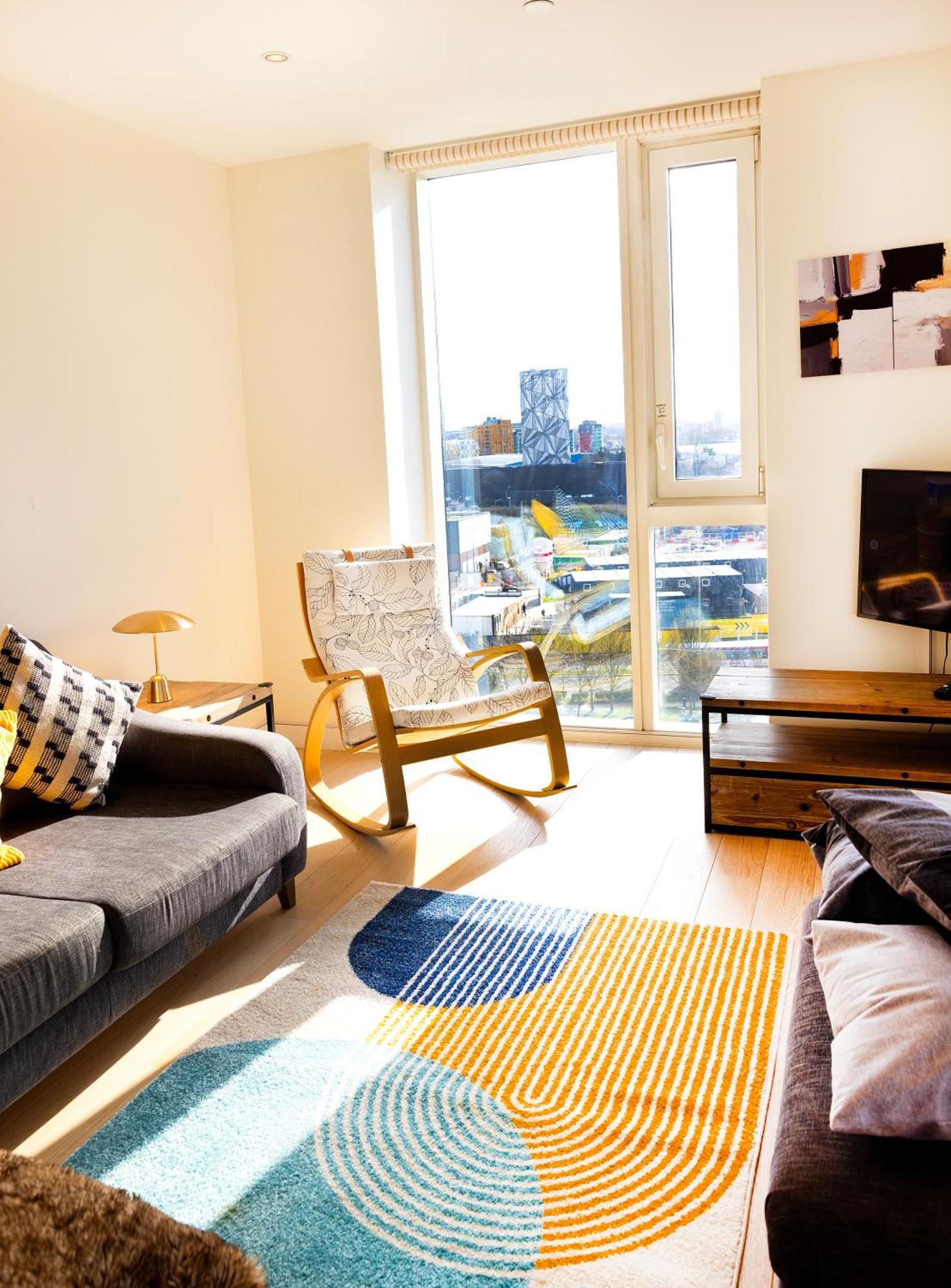 The Place- Greenwich 2-bed Flat *