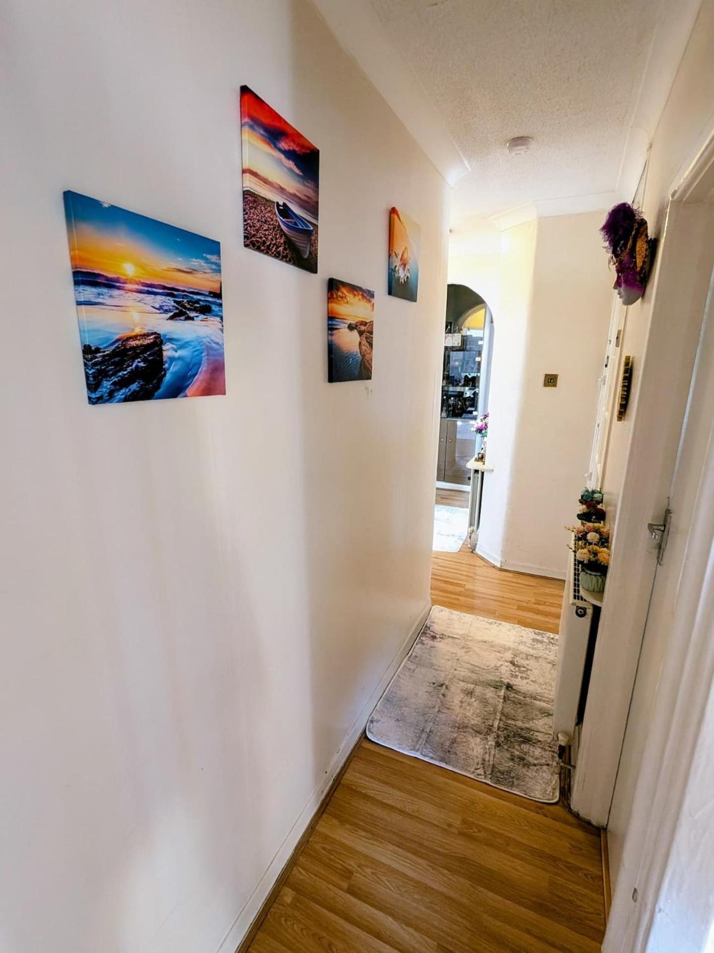 Bright And Spacious Double In Hampstead Garden Suburb London