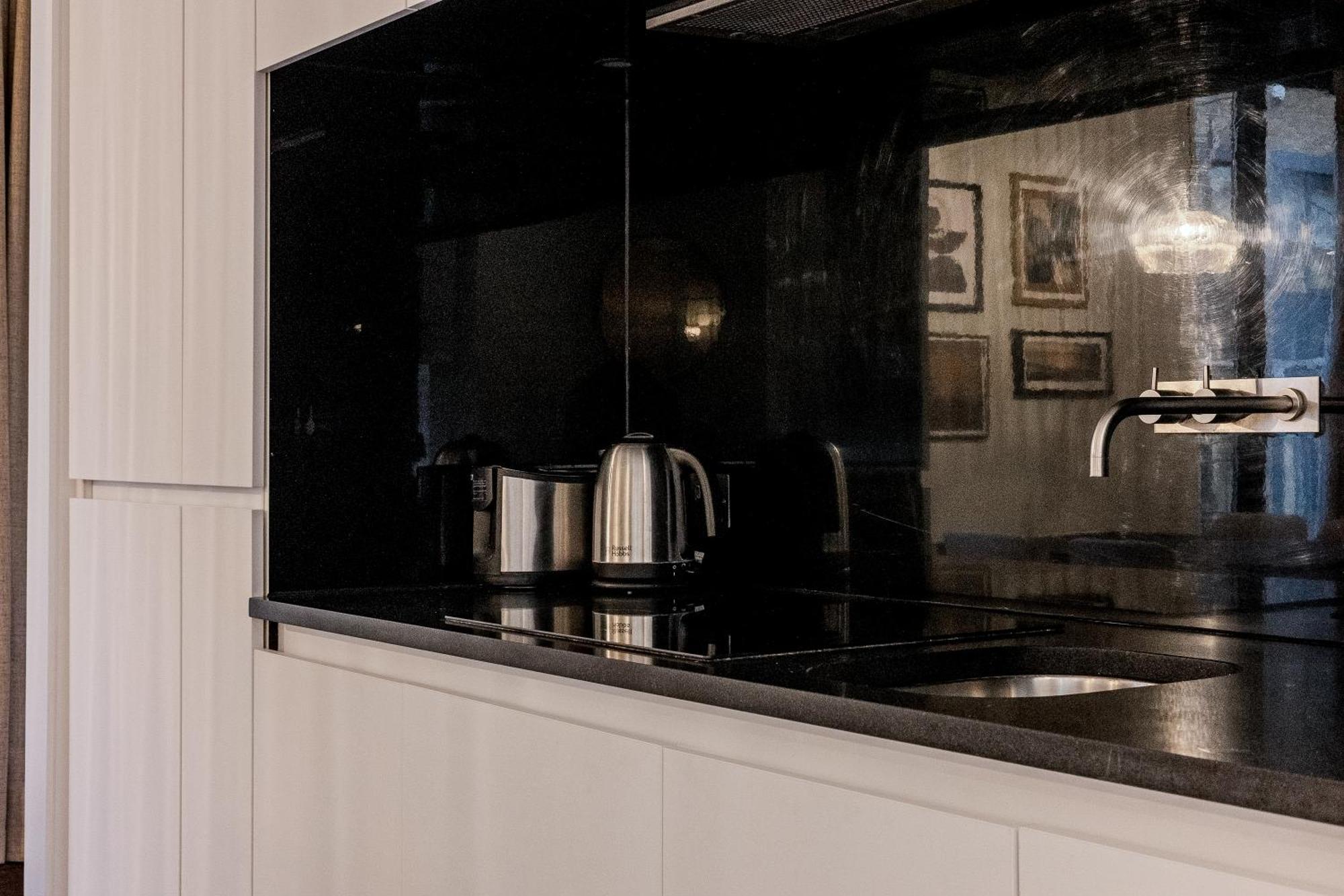 Modernized Serviced 3 Minutes From Blackfriars Apartment London