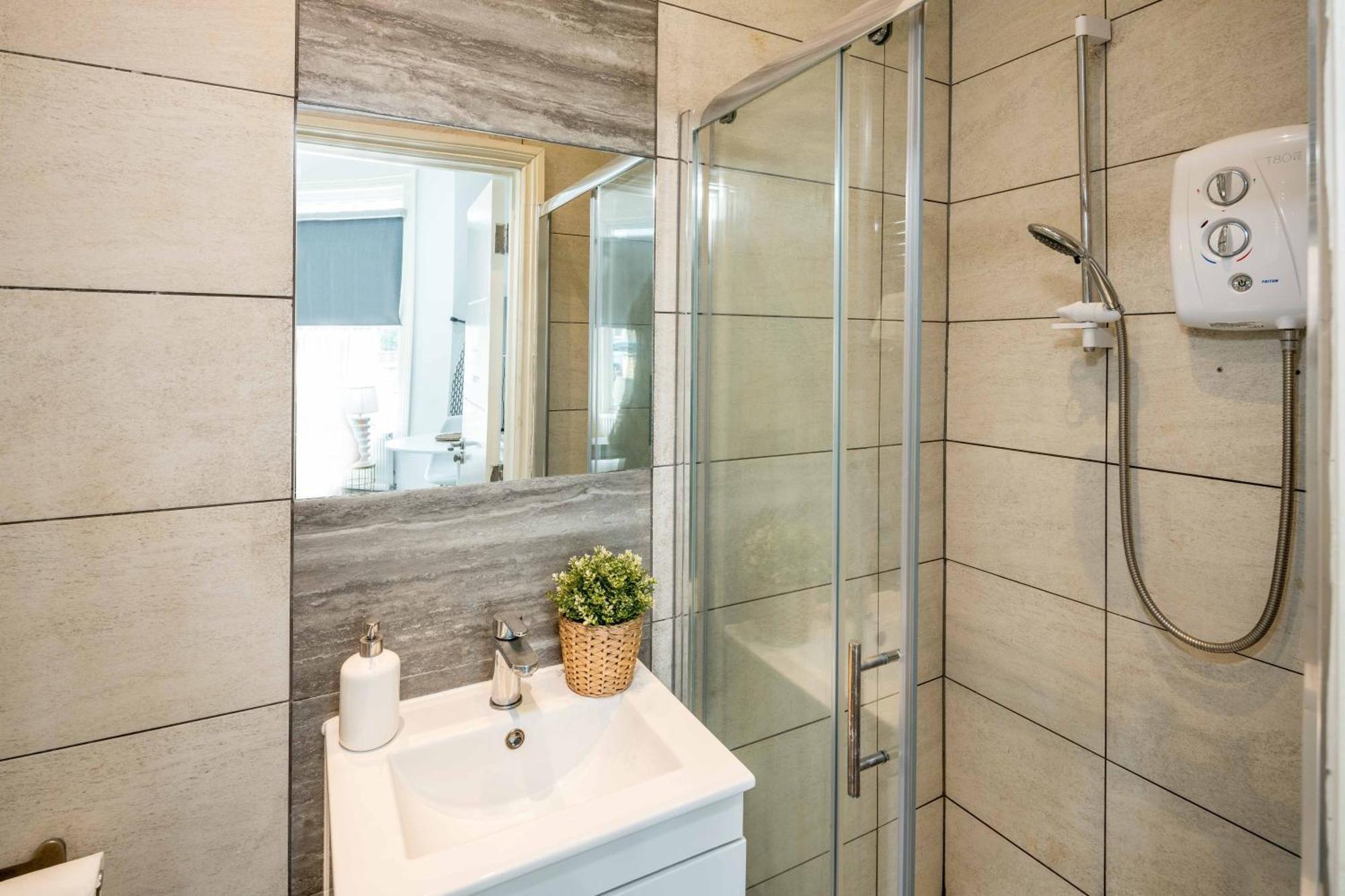 Apartment Comfortable By Kilburn & Hampstead Station