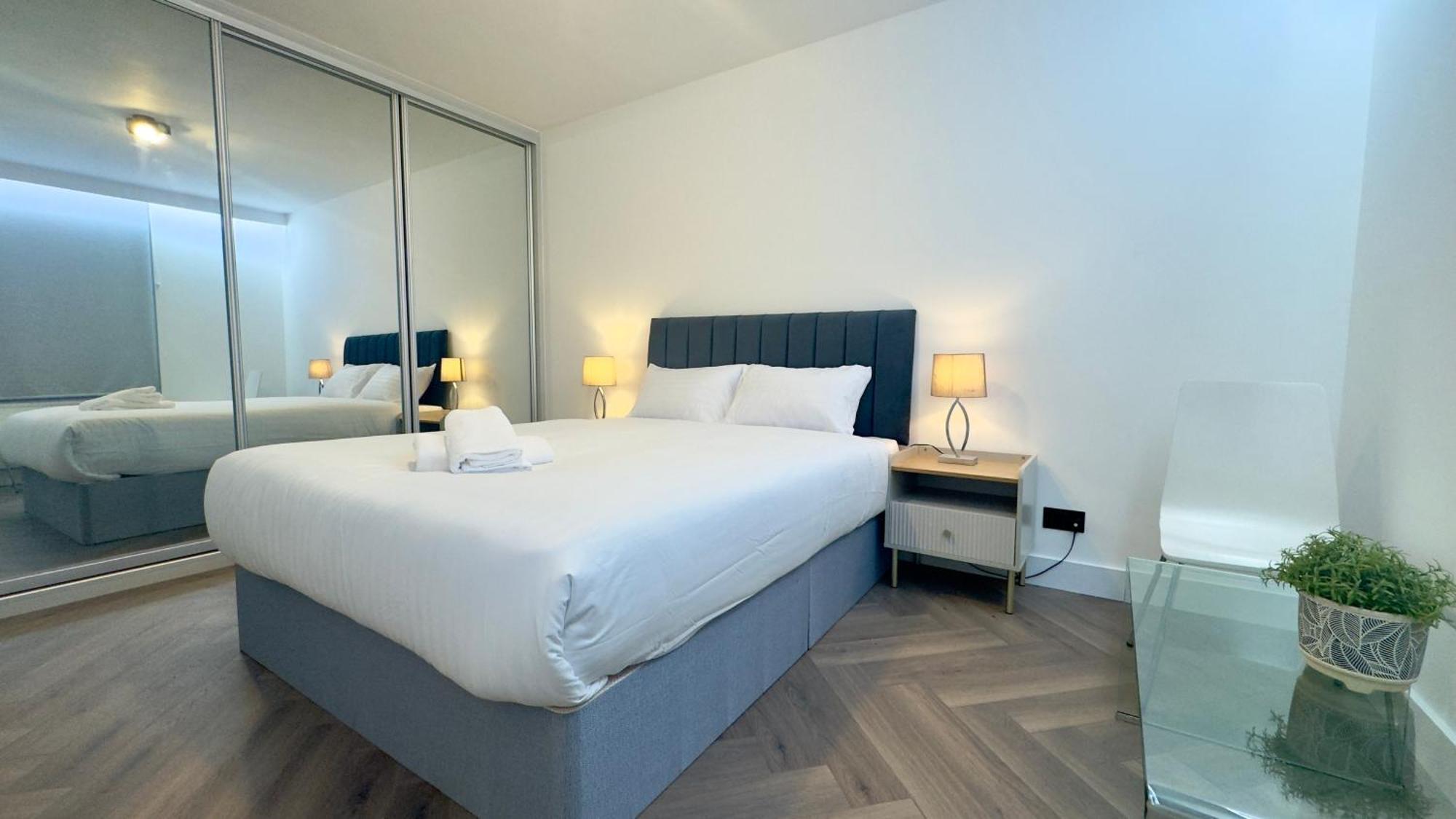 Luxury 2 Bedroom By Aljoori Apartment