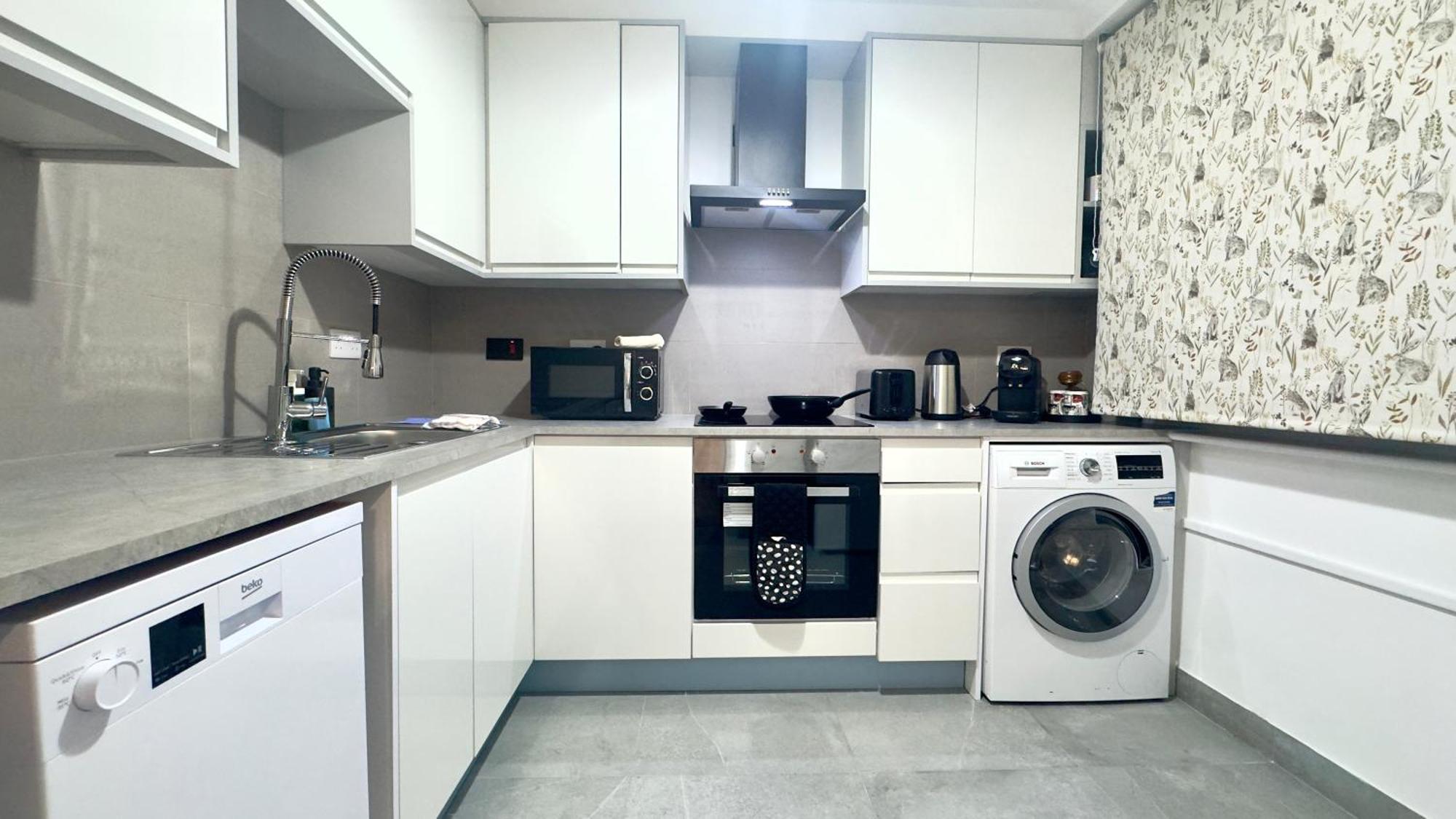 Apartment Luxury 2 Bedroom By Aljoori