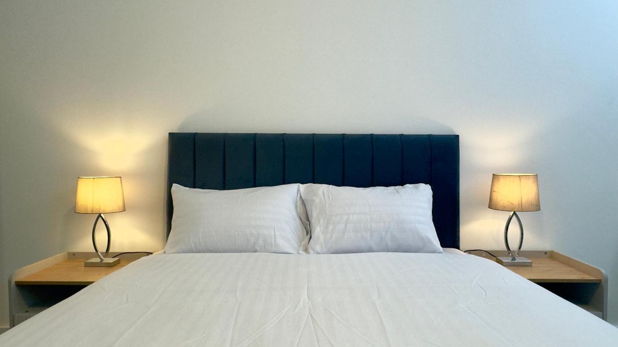 Luxury 2 Bedroom By Aljoori Apartment London