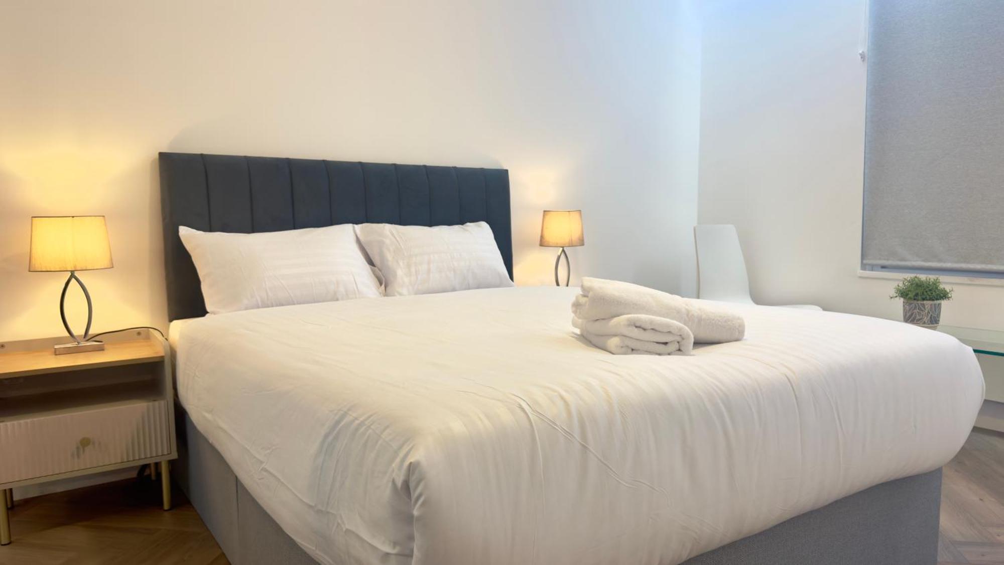 Apartment Luxury 2 Bedroom By Aljoori London