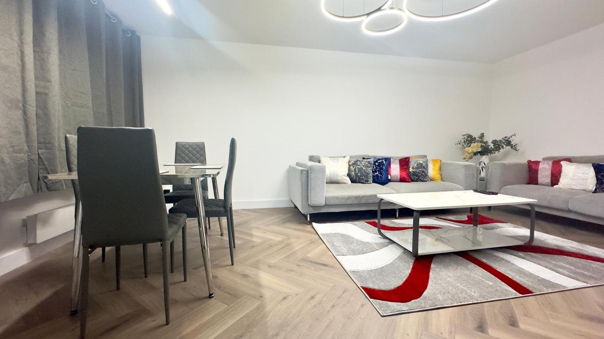 Luxury 2 Bedroom By Aljoori London