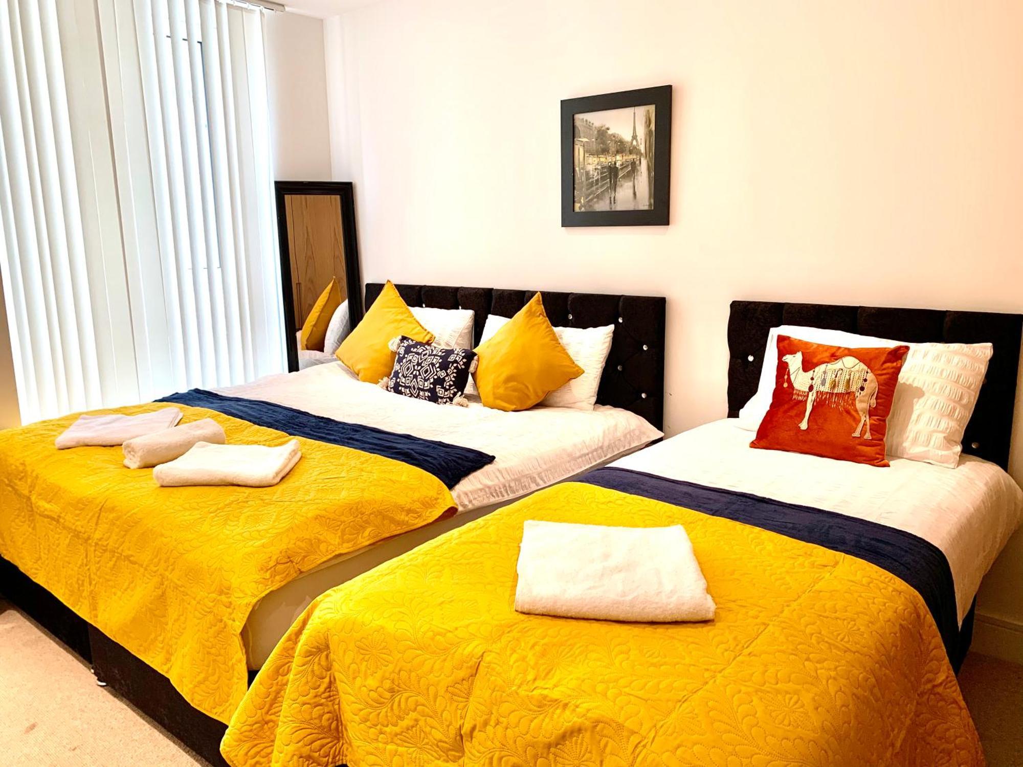 Modern Excel 2 Bedrooms 2 Bathrooms, Parking, Kitchen, Lounge, Balcony * Londen