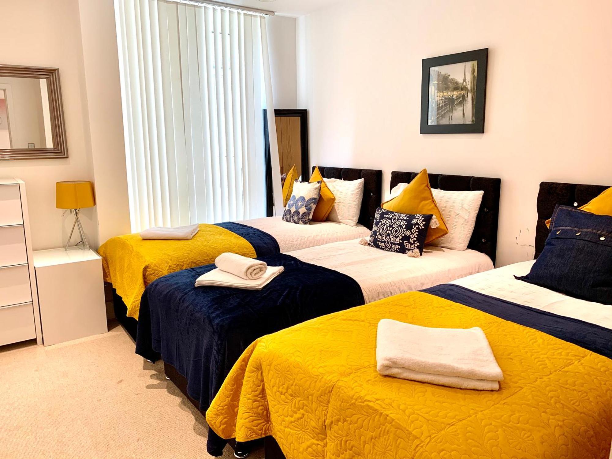 Appartement Modern Excel 2 Bedrooms 2 Bathrooms, Parking, Kitchen, Lounge, Balcony Londen