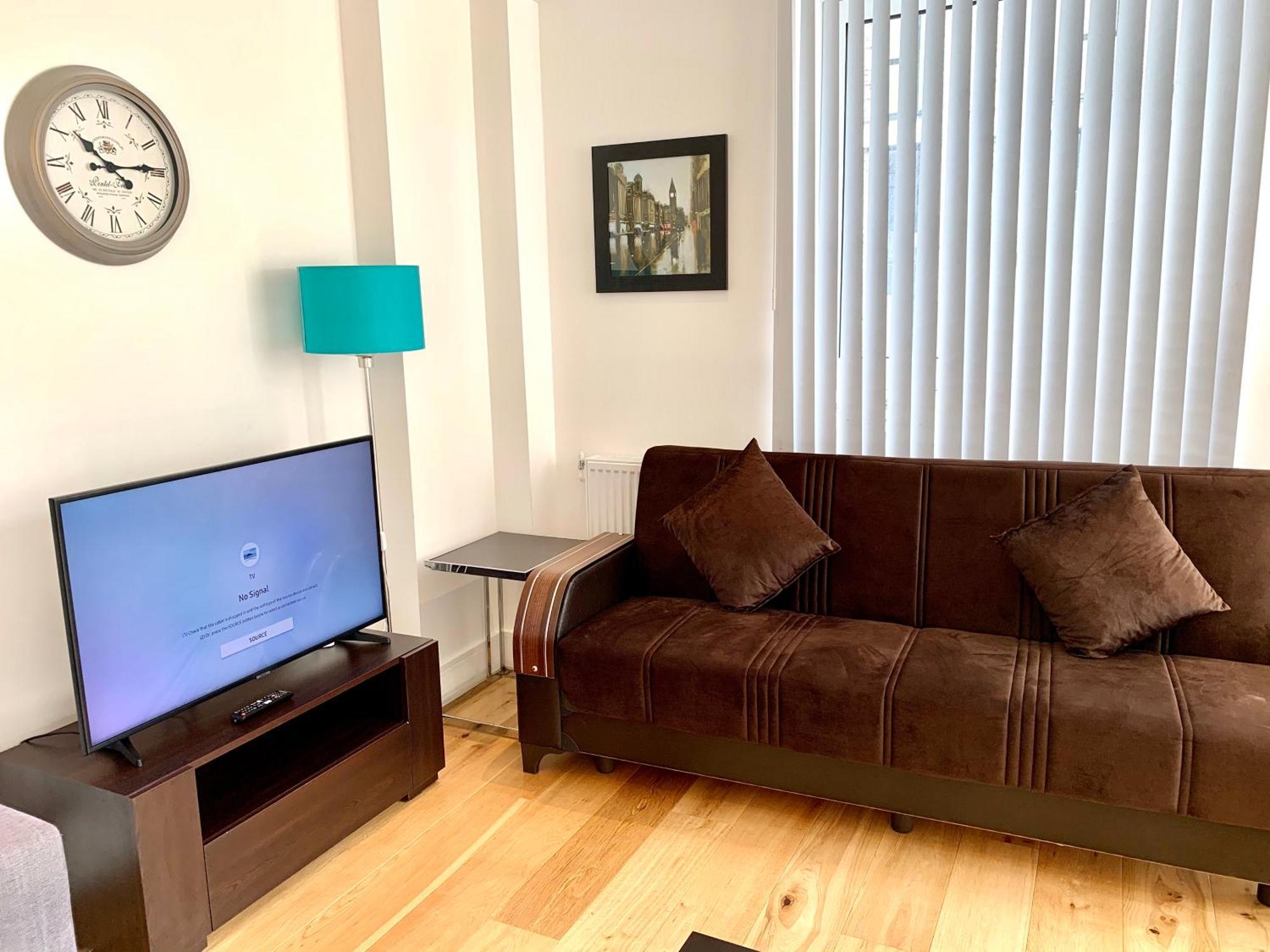 Modern Excel 2 Bedrooms 2 Bathrooms, Parking, Kitchen, Lounge, Balcony Appartement Londen