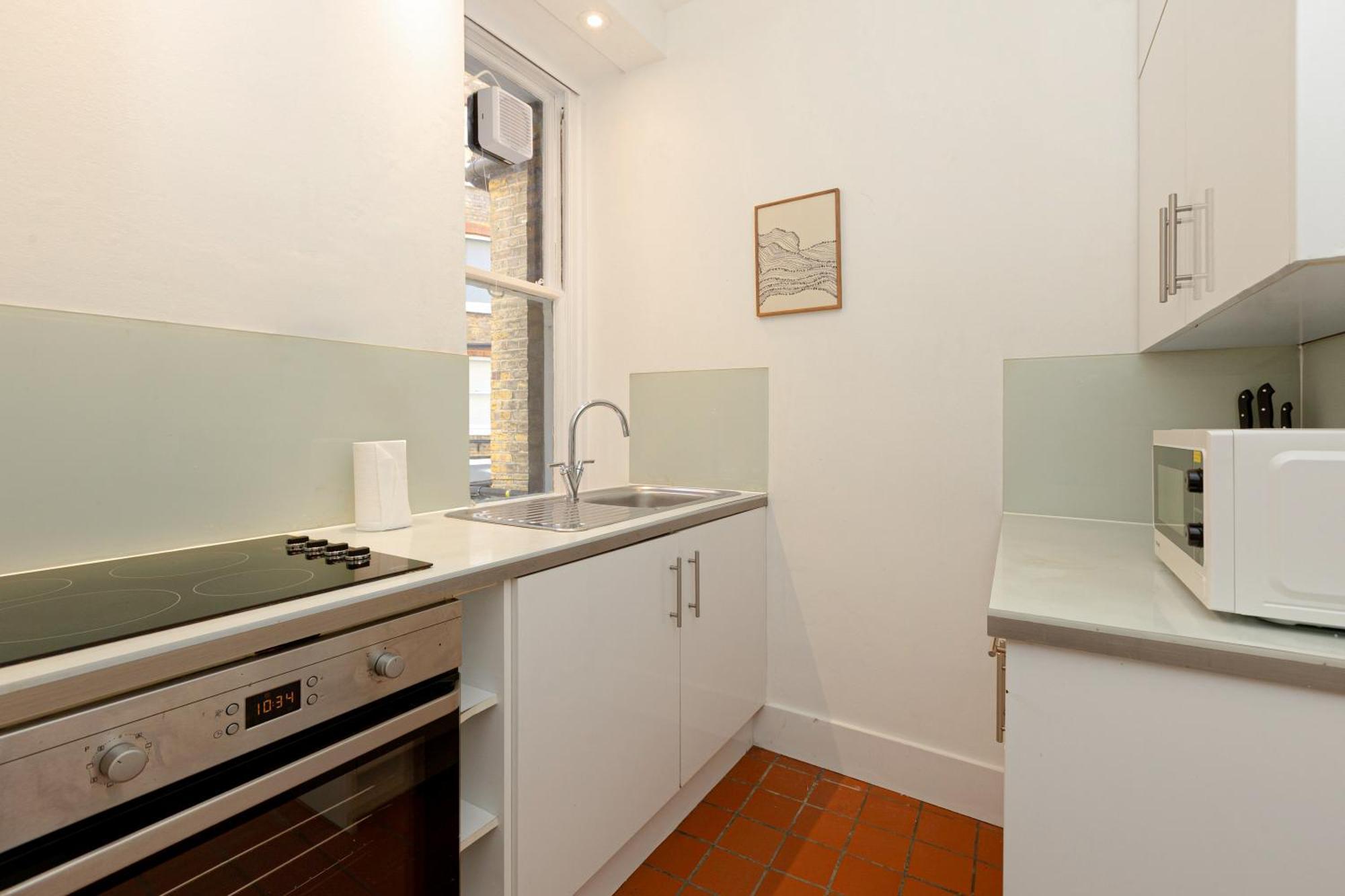 Sunny 1br Gem In Chelsea Harbour & Coleridge Gardens Apartment *