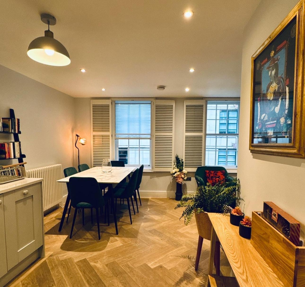 Chic In Soho Mayfair Apartment *