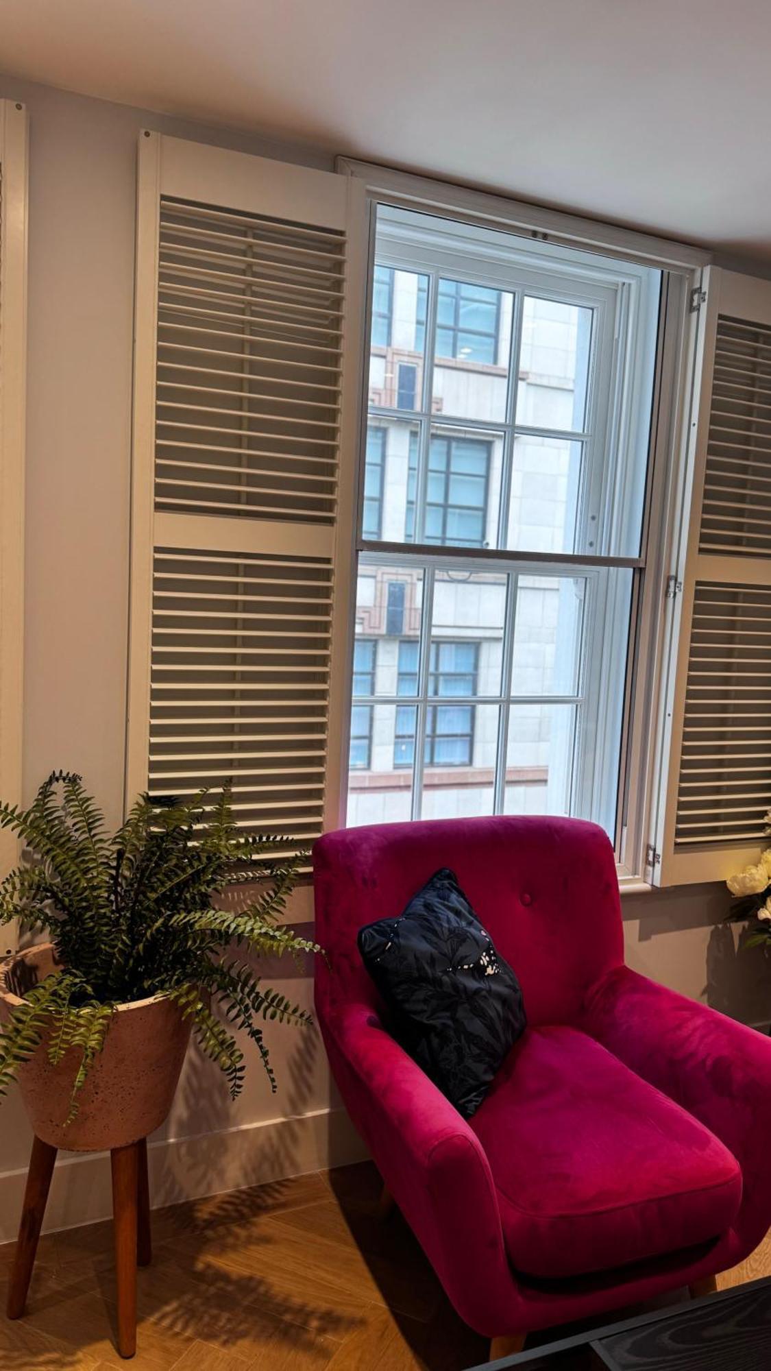 Chic In Soho Mayfair Apartment