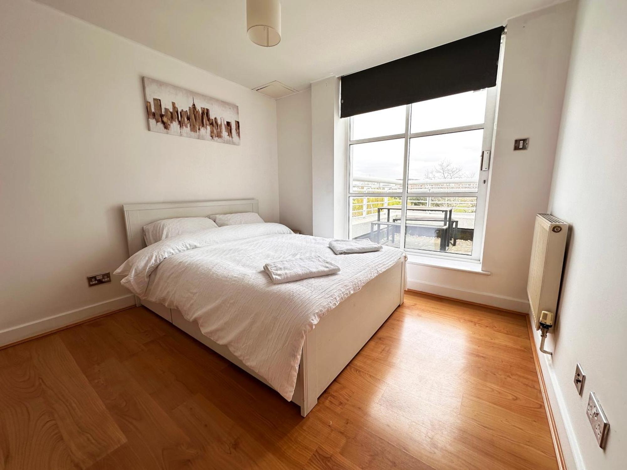 Lovely 1 Bedroom In Royal Docks By The River London