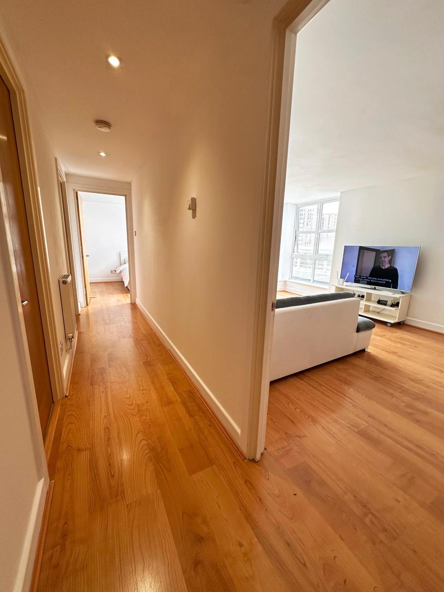 Lovely 1 Bedroom In Royal Docks By The River * London