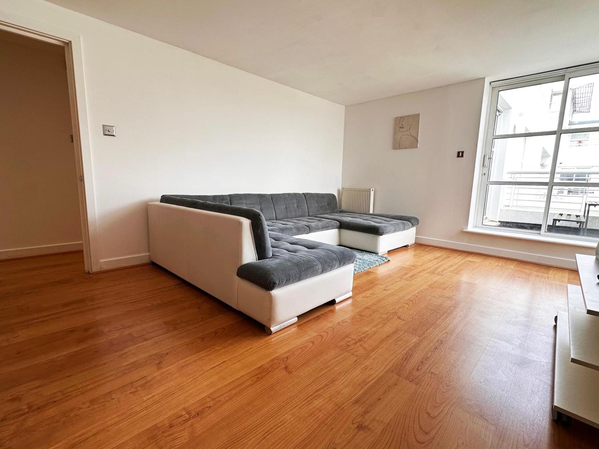 Lovely 1 Bedroom In Royal Docks By The River Apartment