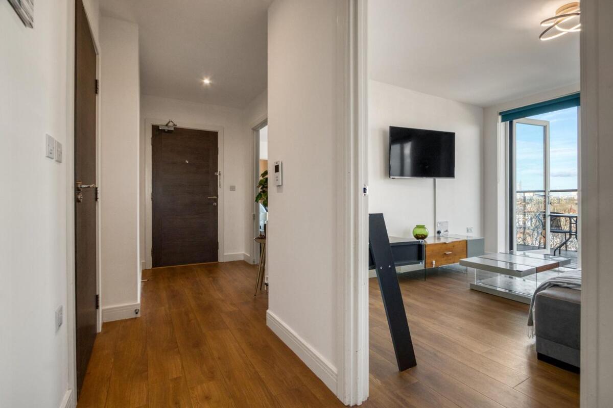Apartment Modern Charming 2 Bed Flat With Amazing Views
