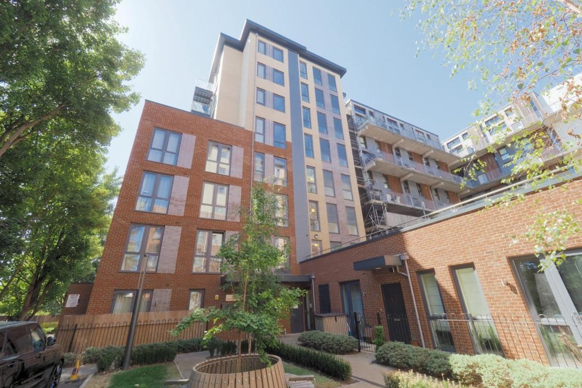 Apartment Modern Charming 2 Bed Flat With Amazing Views *