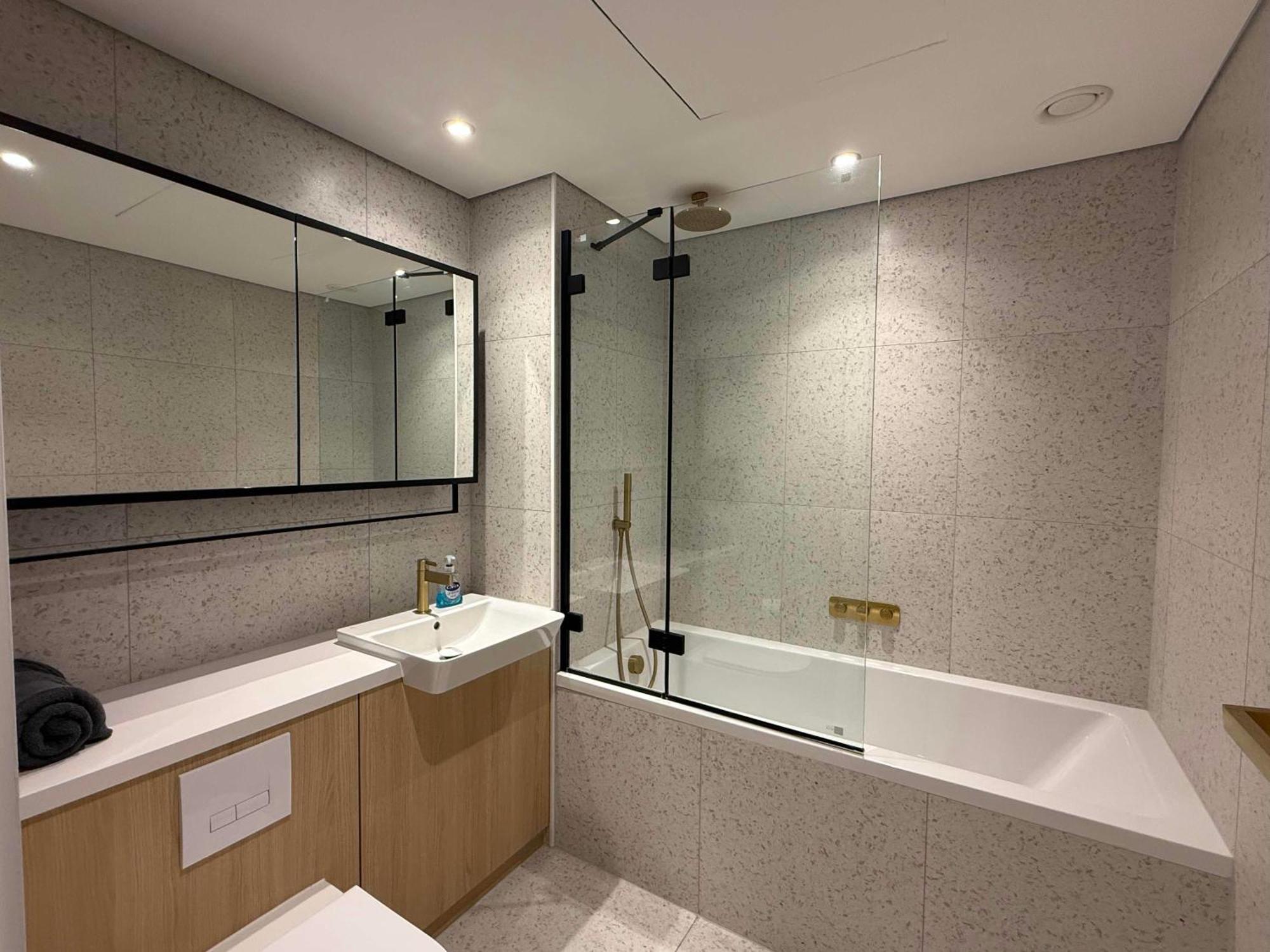 Luxury Skyline 1br *
