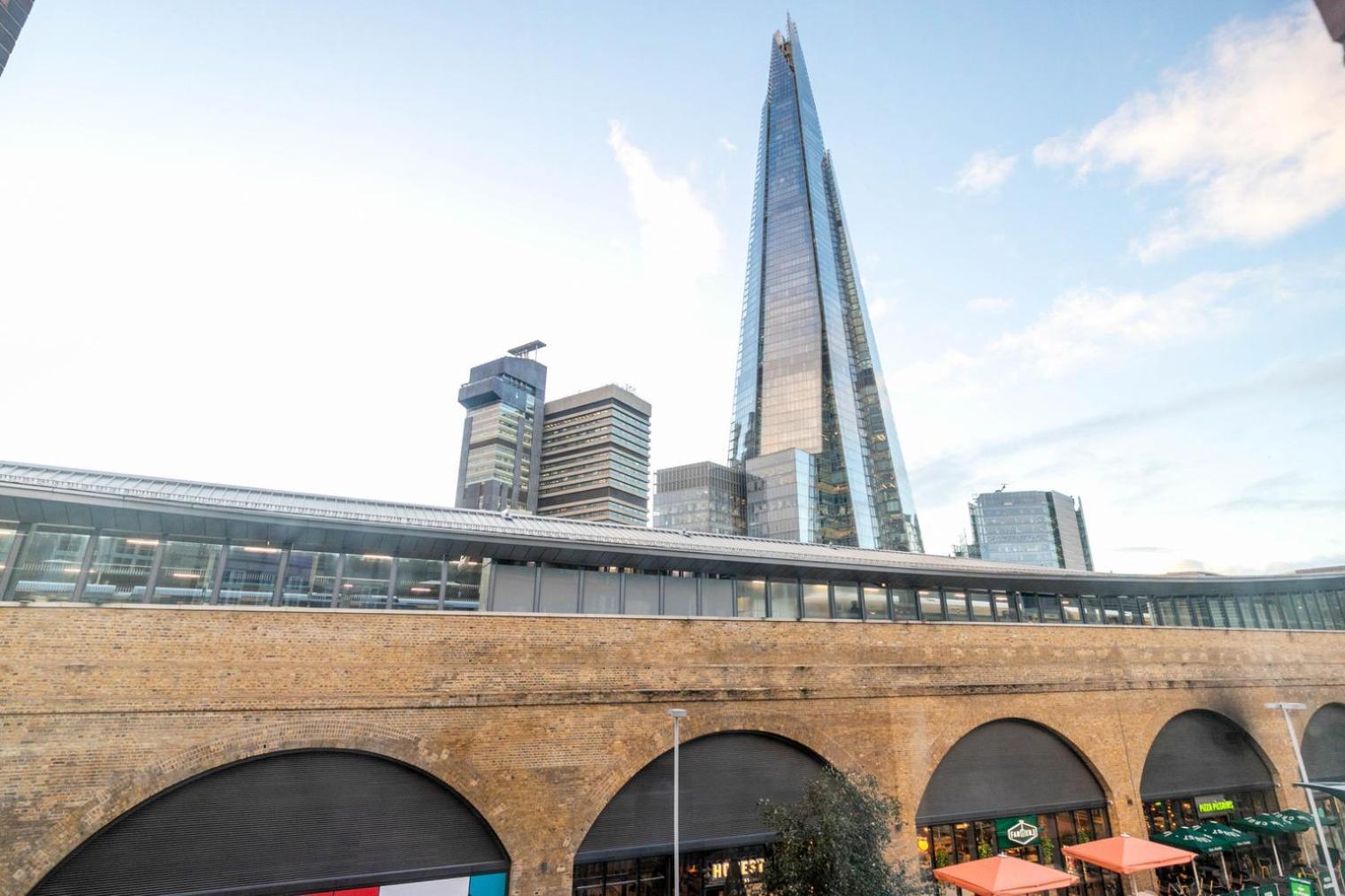 Blueground Bridge Nr Br Station Lon-246 Apartment London