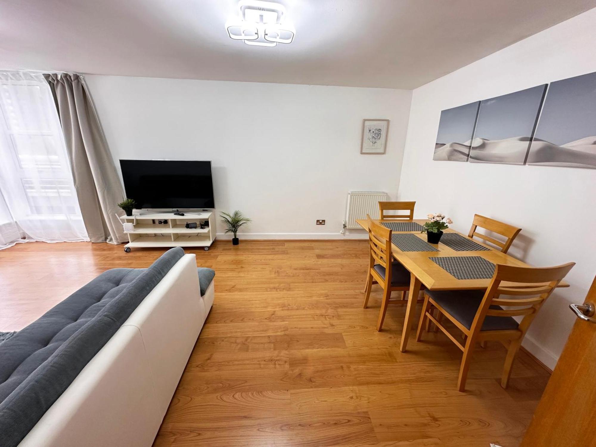 Lovely 1 Bedroom In Royal Docks By The River *