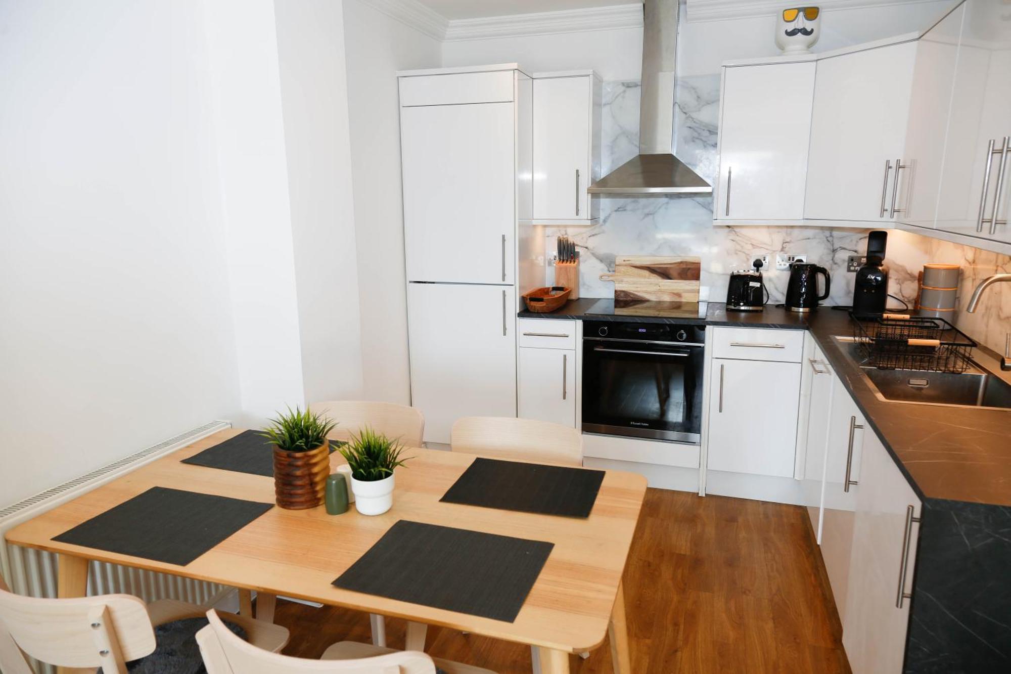 Leilighet New Luxury In Location Next To Shops, Cafes, Bars & Metro