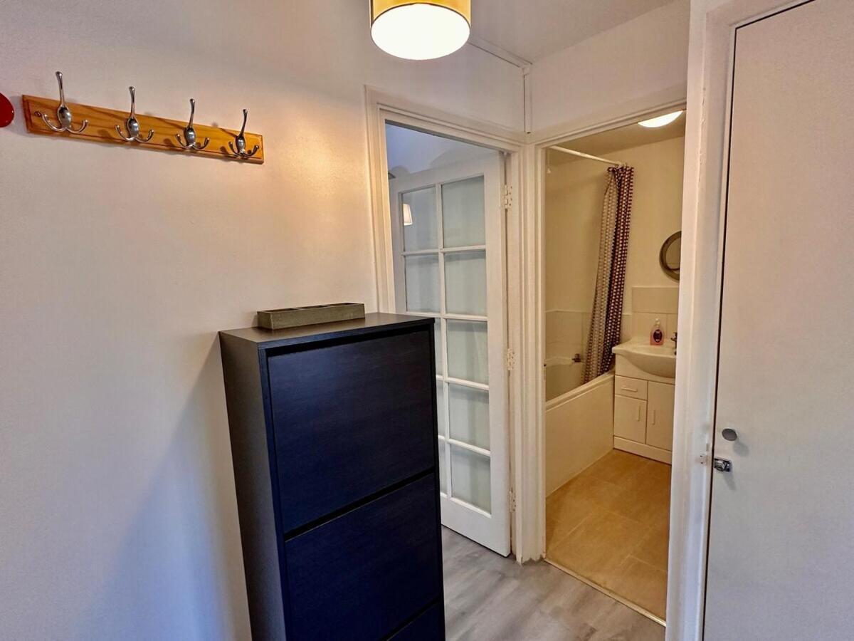 Cosy One Bedroom - Docklands * London