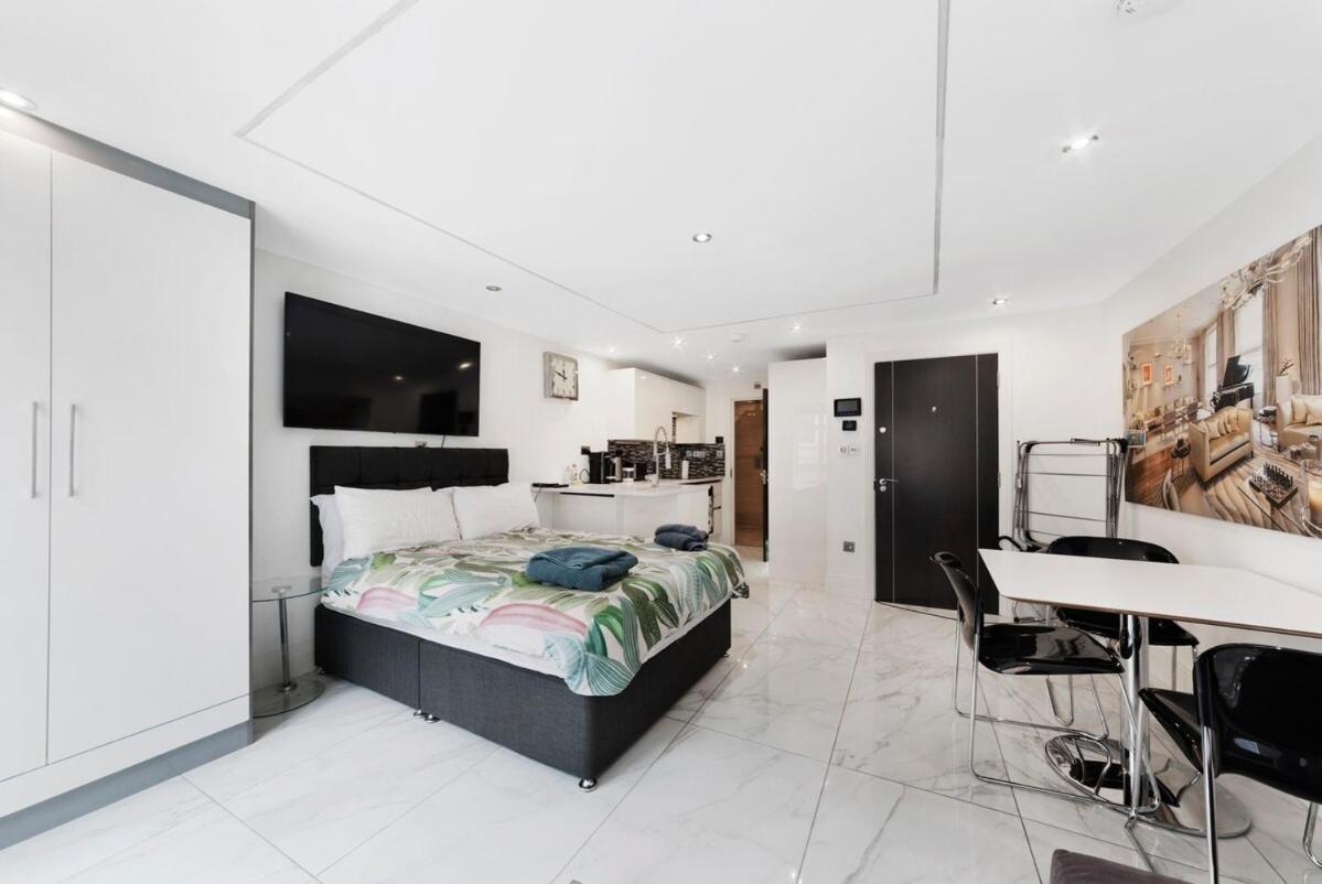 Stylish New Covent Garden Soho Apartment London
