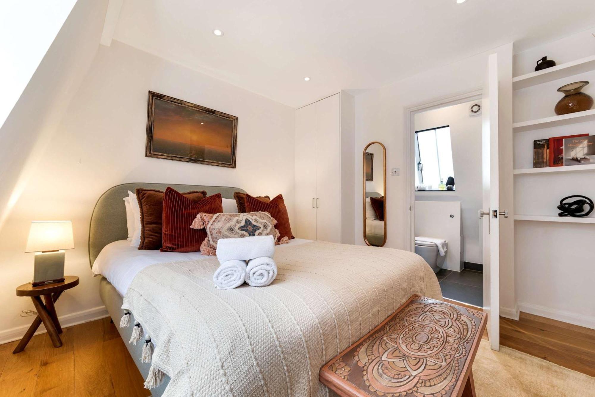 Madestays Premium Hyde Park Townhouse Holiday home *