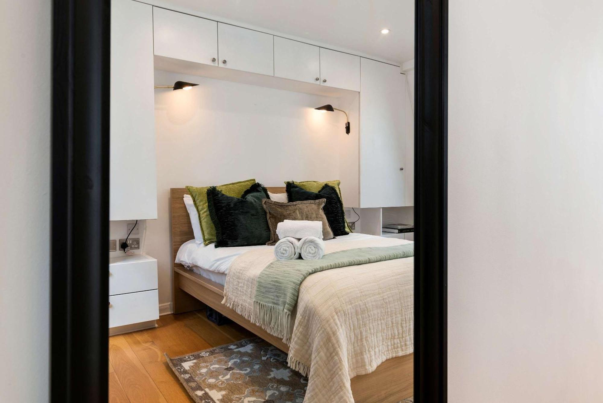 Madestays Premium Hyde Park Townhouse Holiday home London