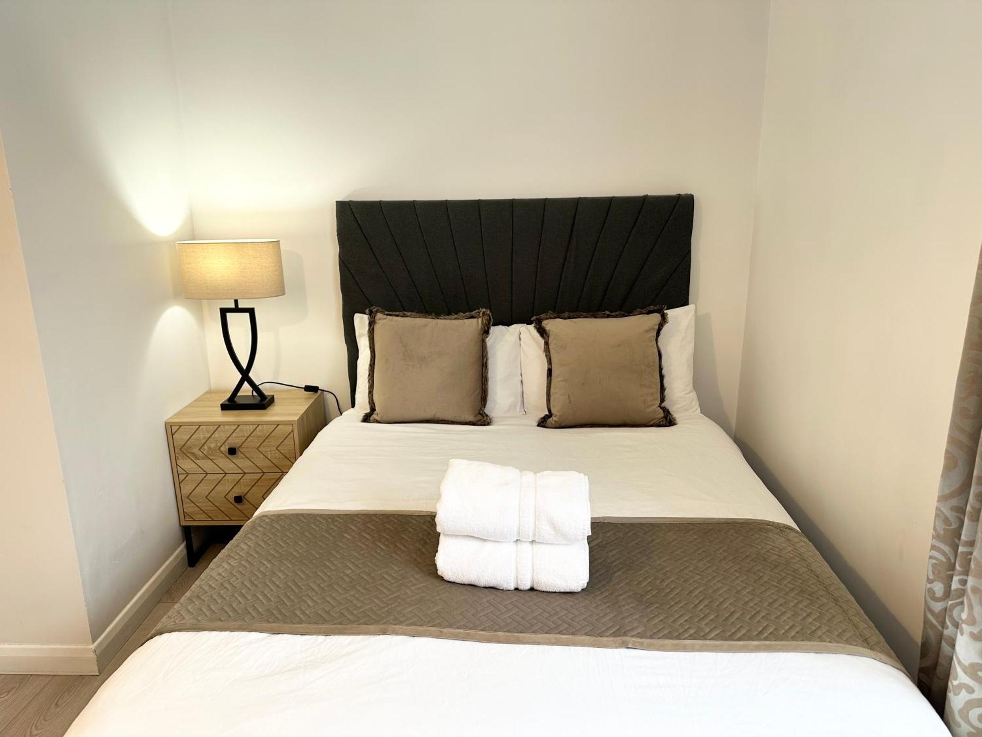 Guest house Westferry London