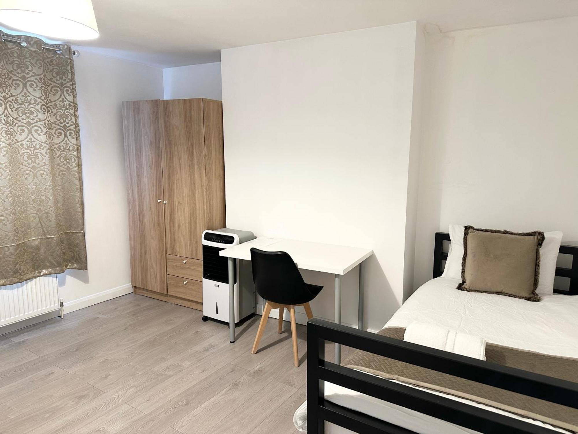 Westferry Guest house *