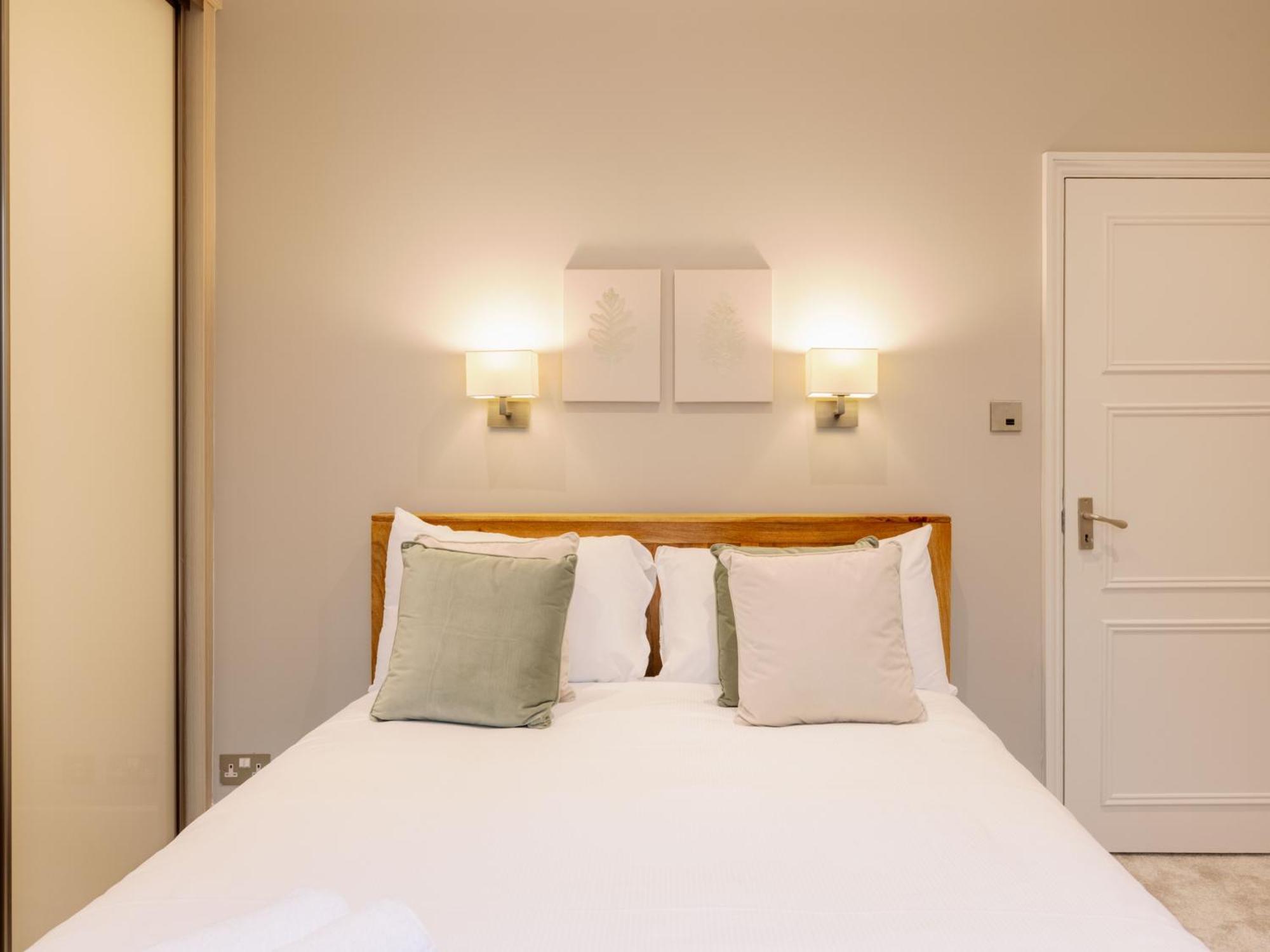 Leilighet Pass The Keys Lovely 2-bedroom Flat In Pimlico W Outdoor Patio