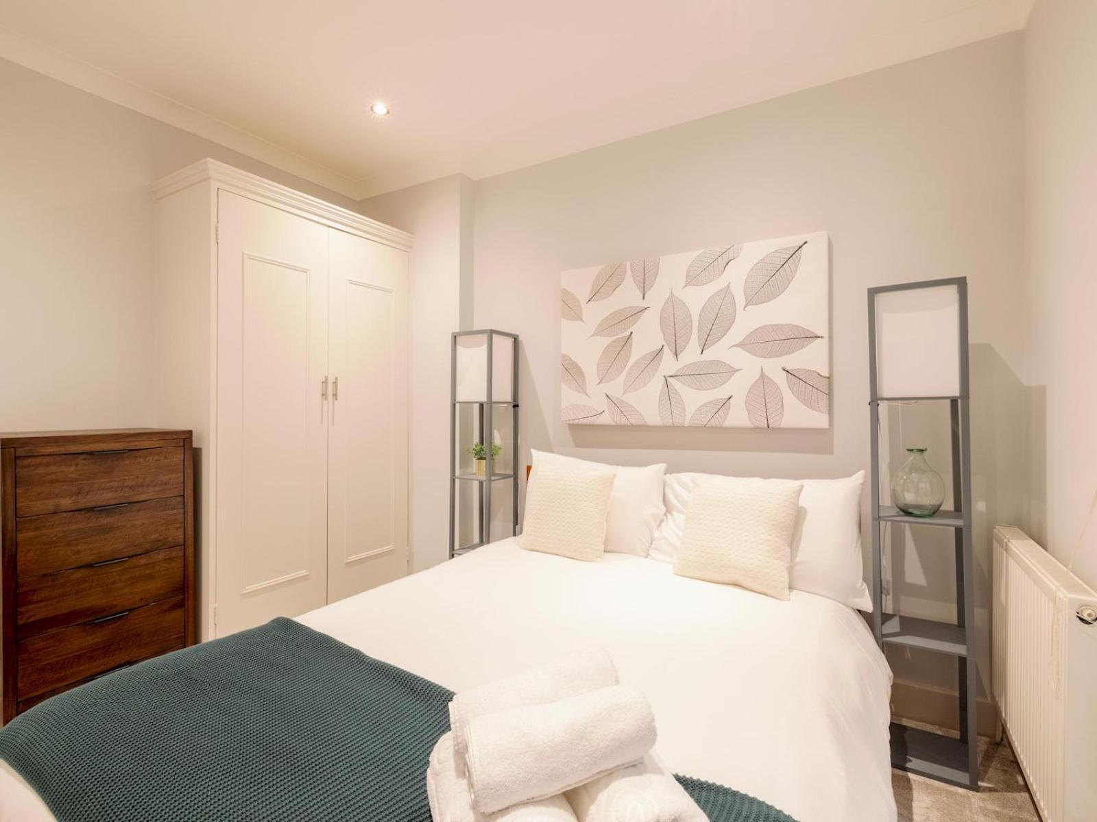 Leilighet Pass The Keys Lovely 2-bedroom Flat In Pimlico W Outdoor Patio *