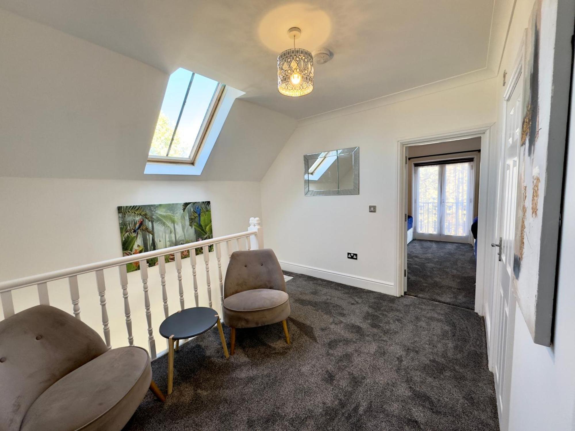 Spacious 3-bed With Garden, Private Parking, Smart Tv's, Fast Wi-fi Holiday home London