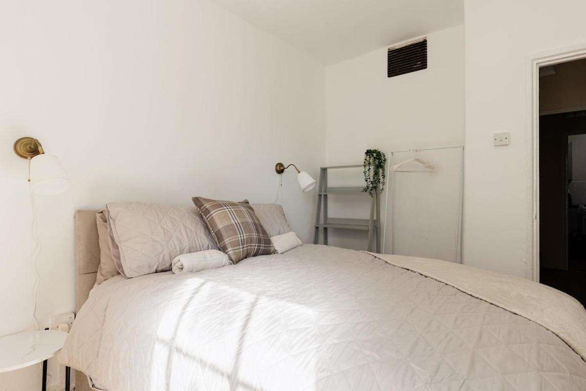 Zone 2 Cosy London