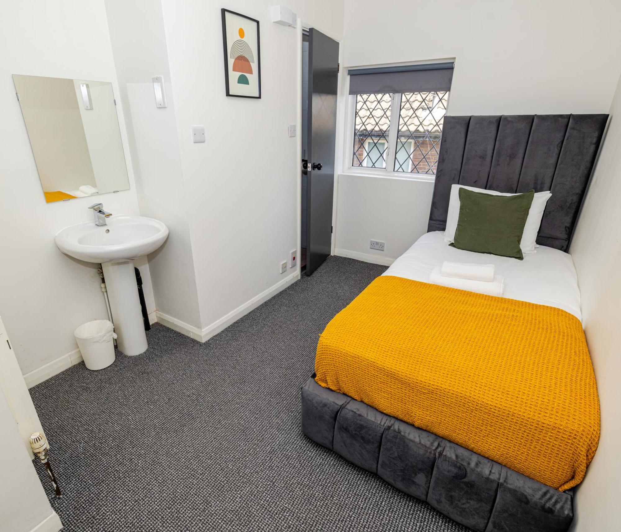 Woodford Hotel London
