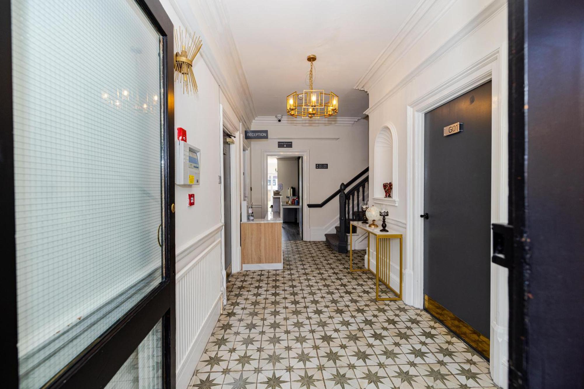 Woodford Hotel London
