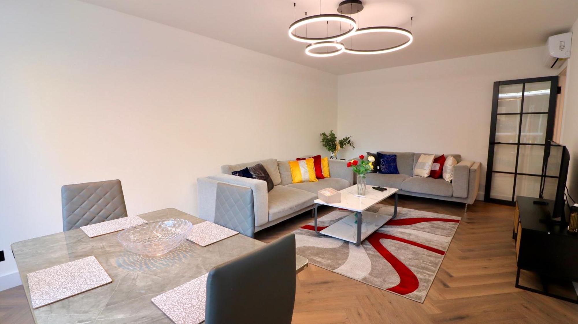 Apartment Luxury 2 Bedroom By Aljoori