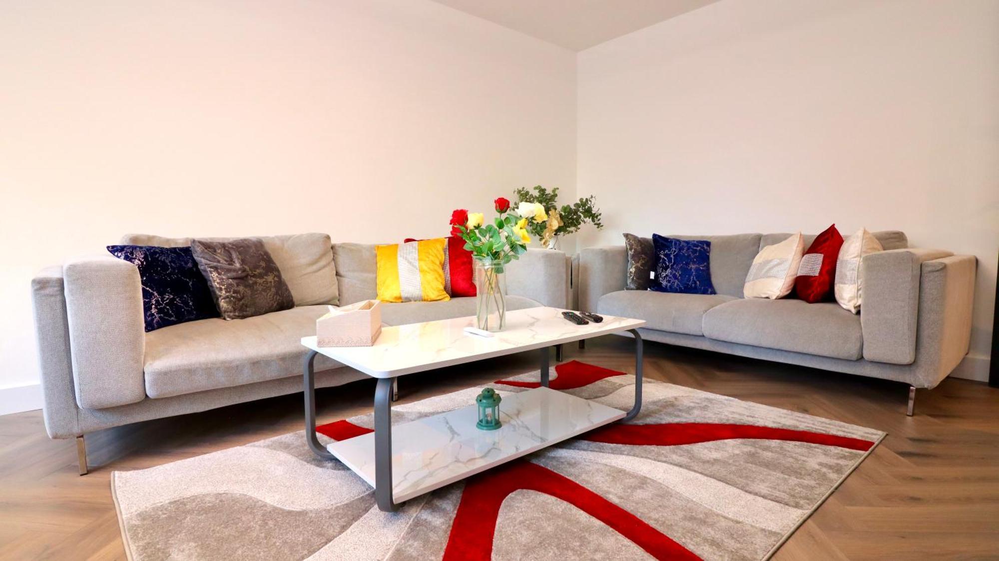 Apartment Luxury 2 Bedroom By Aljoori