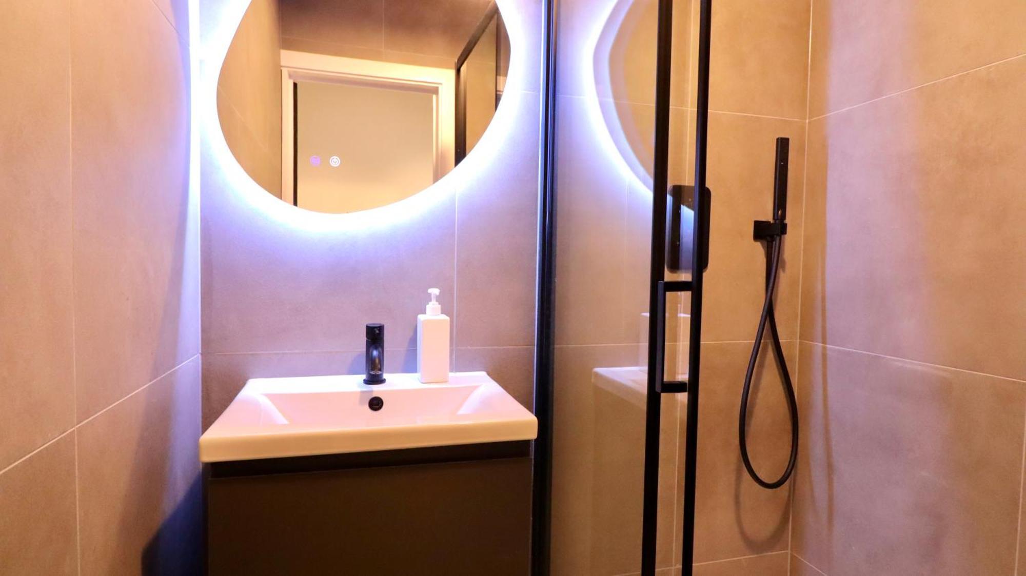 Apartment Luxury 2 Bedroom By Aljoori *