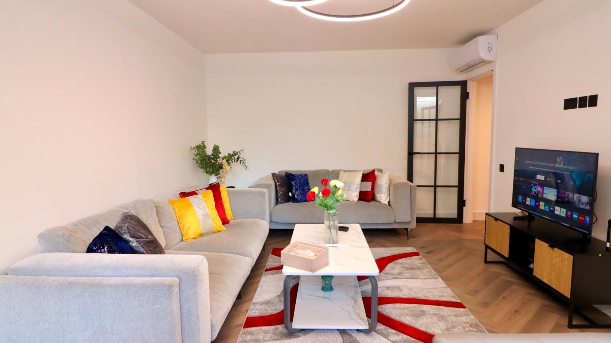 Luxury 2 Bedroom By Aljoori London