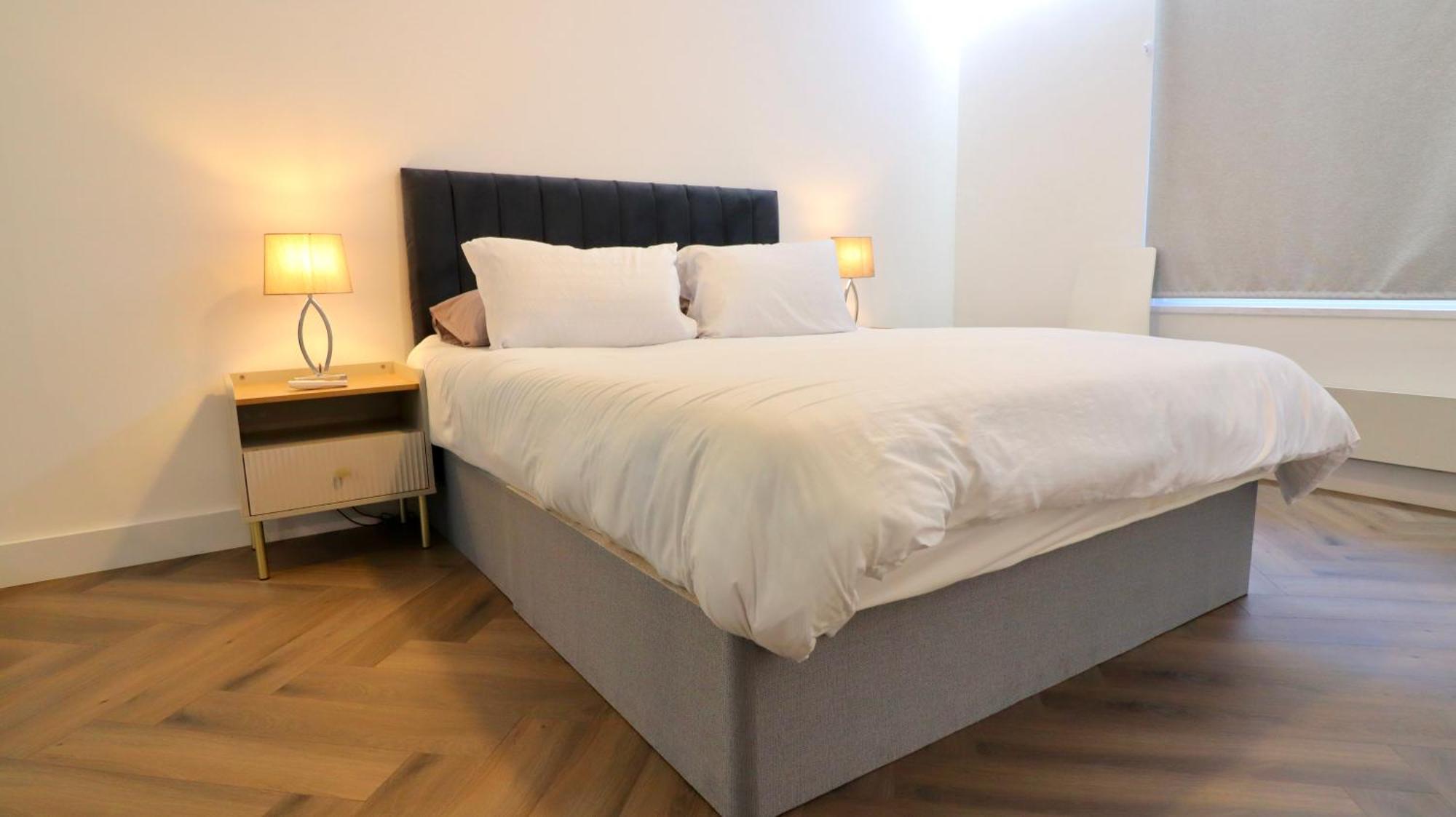 Luxury 2 Bedroom By Aljoori Apartment