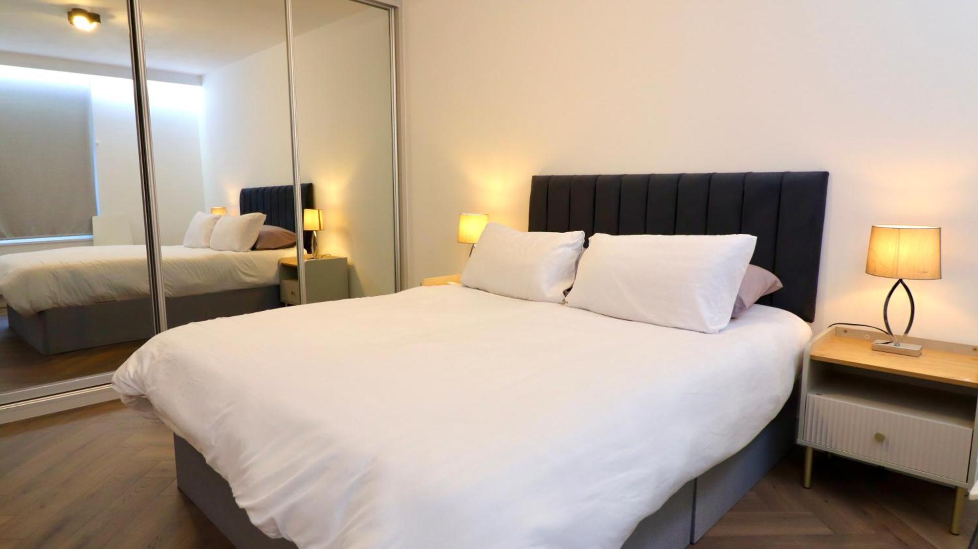 Luxury 2 Bedroom By Aljoori Apartment London