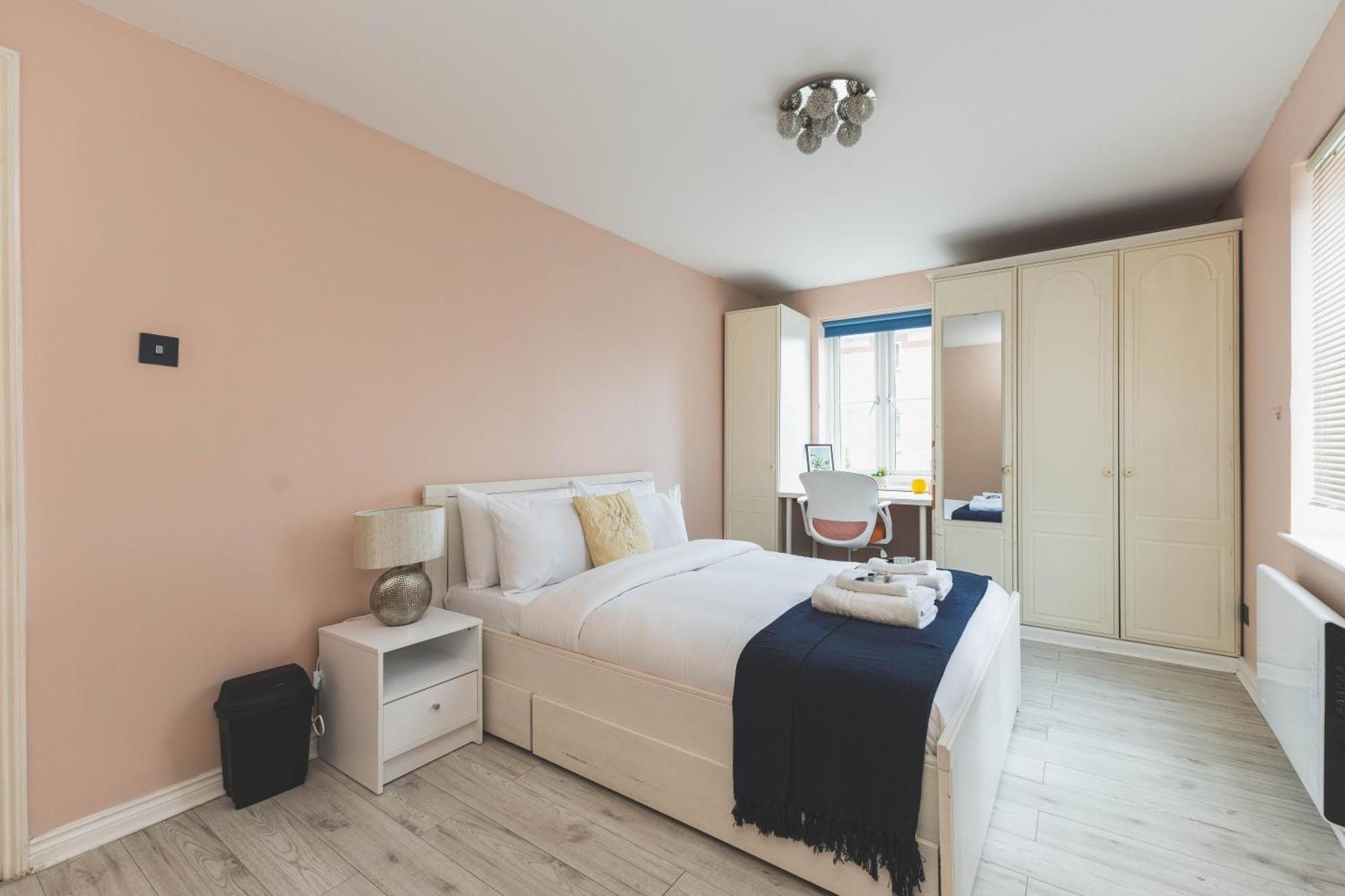 Cosy 2br, Free Parking, 8min To Airport Apartment